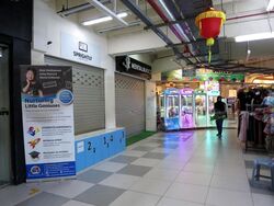 Boon Lay Shopping Centre (D22), Retail #614454021